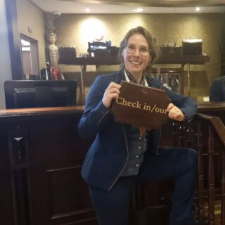 Bijna dicht. En aangezien ik inmiddels zelf bij het meubilair hoor in het Efteling Hotel komt dit best wel even binnen, haha. Nog 2 nachtjes, maar mijn laatste shift achter deze balie zit erop. En wat zijn er veel prachtige verhalen over deze balie heen gegaan. 🥹 
Het blijft een eer dat onze gasten mij en mijn collega's daar deel van uit laten maken. 🫶🏻

Nu is het tijd voor nieuwe verhalen in het Efteling Hotel! De begane grond wordt helemaal verbouwd en onze receptie krijgt een gigantische make-over. In april staan wij weer voor je klaar en openen we als Efteling Wonder Hotel. Kom je dan inchecken? 🛎 Wonderlijke lobby loading in 3, 2, 1... 

#eftelinghotel #eftelingwonderhotel #efteling #werkenbijefteling #checkin #checkout #frontoffice #hotel #hotelreceptie #lobby #doenwaarjeblijvanwordt #lovemyjob