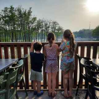 🫶🏻
.
.
.
#outsidelife #lente #sunshine #liefde #mamavandrie #momofthree #kids #family #familytime