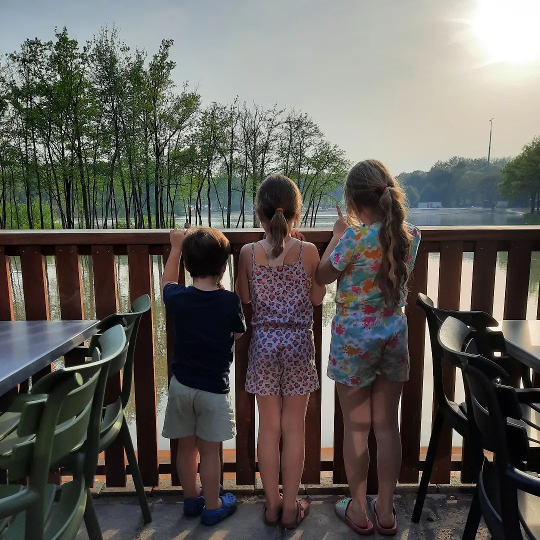 🫶🏻
.
.
.
#outsidelife #lente #sunshine #liefde #mamavandrie #momofthree #kids #family #familytime