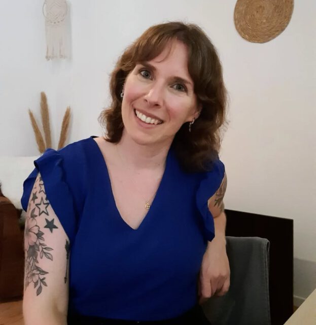 Dit wist jij nog niet over mij! 5 Random facts waar niemand om gevraagd heeft, you're welcome 😆🙋🏻‍♀️

1. Ik ben ook Pilates instructeur. In 2011 haalde ik mijn diploma voor Pilates Mat Docent. Nooit iets mee gedaan want ik was te druk met alle andere lessen. Maar wie weet, ooit nog...

2. In 2014 won ik een schrijfwedstrijd en is mijn verhaal Diep Gezonken in Flair gepubliceerd. 🫶🏻

3. If it isn't vintage, I don't want it! Wat mijn interieur betreft kan het niet vintage genoeg zijn. 🧡

4. Oké dit is de schuld van mijn kinderen, maar stiekem vind ik de filmpjes van Youtubers Thomas, Rutger en hun hond Paco leuk. 😅

5. Vorig jaar kreeg ik de diagnose ADD. Dat verklaarde een hoop. Ik hou van de creativiteit en de oneindige energiestroom die het met zich meebrengt. 🤗

Nogmaals; you're welcome! 😄

#randomfacts #feitjes #wistjedatje #overmij #ditwistjenogniet #justme #positivevibes #doenwaarjeblijvanwordt #lalogblog